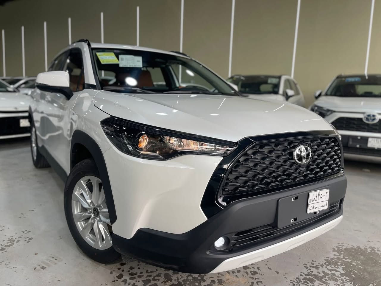 تويوتا كورلا كروس موديل 2025 / داخل قرميدي مقاعد ودشبول والأبواب طلب خاص بلادي  السعر 29 مليون و500الف دينار لوحات بغداد وسنوية
‼️🔥🔥المواصفات  :ياباني تجميع الصين
الأهم:✅ محرك 2000 سي سي – 4 سلندر هايبرد (صنع في اليابان)✅ دفع أمامي + ناقل حركة CVT✅ أربع كاميرات بزاوية 360 درجة لرؤية شاملة✅ جنوط قياس 17 إنش✅ مصابيح أمامية LED✅ دخول وتشغيل بصمة (عدد 2)✅ إشارات على المرايا الجانبية✅ تحكم كهربائي كامل بالنوافذ✅ مقعد السائق كهربائي + مقاعد جلد✅ تبريد أمامي وخلفي✅ فتحة سقف (سلايد) بانورامية✅ نظام مراقبة ضغط الإطارات TPMS✅ نظام رادار أمامي ومثبت سرعة✅ أنظمة سلامة متقدمة:• نظام تحذير التصادم الأمامي• نظام التوقف التلقائي• نظام تحذير الخروج من المسار• نظام البقاء داخل المسار✅ بلوجكترات + نظام ABS✅ منافذ USB-C
شركة الفرس ألأبيض لتجارة السيارات 🚗
☎***********
☎***********
 بغداد مدينة معارض البياع -الشارع المميز-مقابل كراج البياع 📍
لاستفسار يرجى الاتصال على الرقم:
☎***********
☎***********
