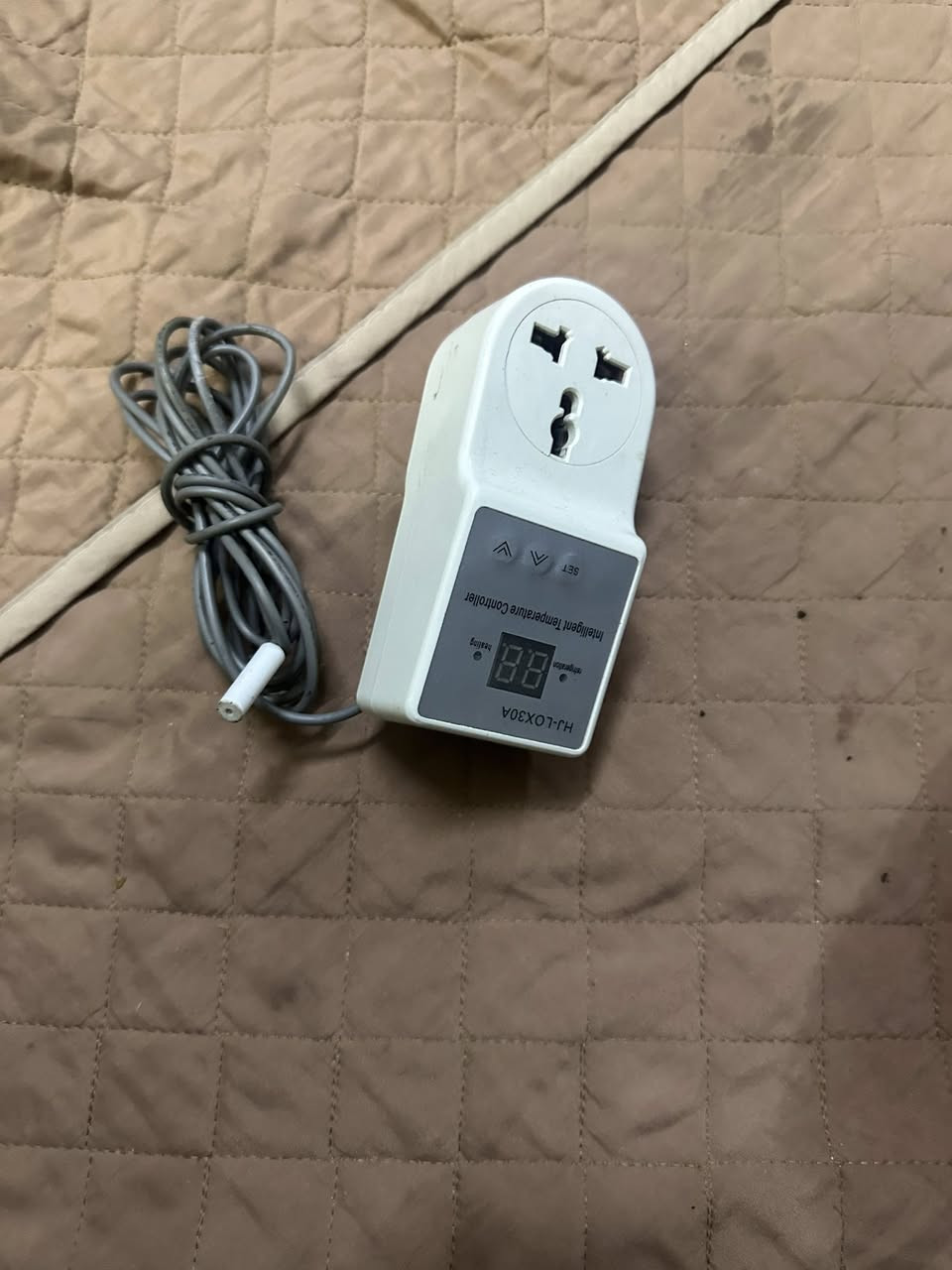 سلام عليكم عندي تأمرين واحد درجت حرارة والبرودة والثاني مال انارة السعر الواحد على ٢٠ وجهازين نداء كلهم شغالين وعلى الفحص سعر الجهازين النداء ٣٥ الي يفدنة يتفضل خاص ***********
