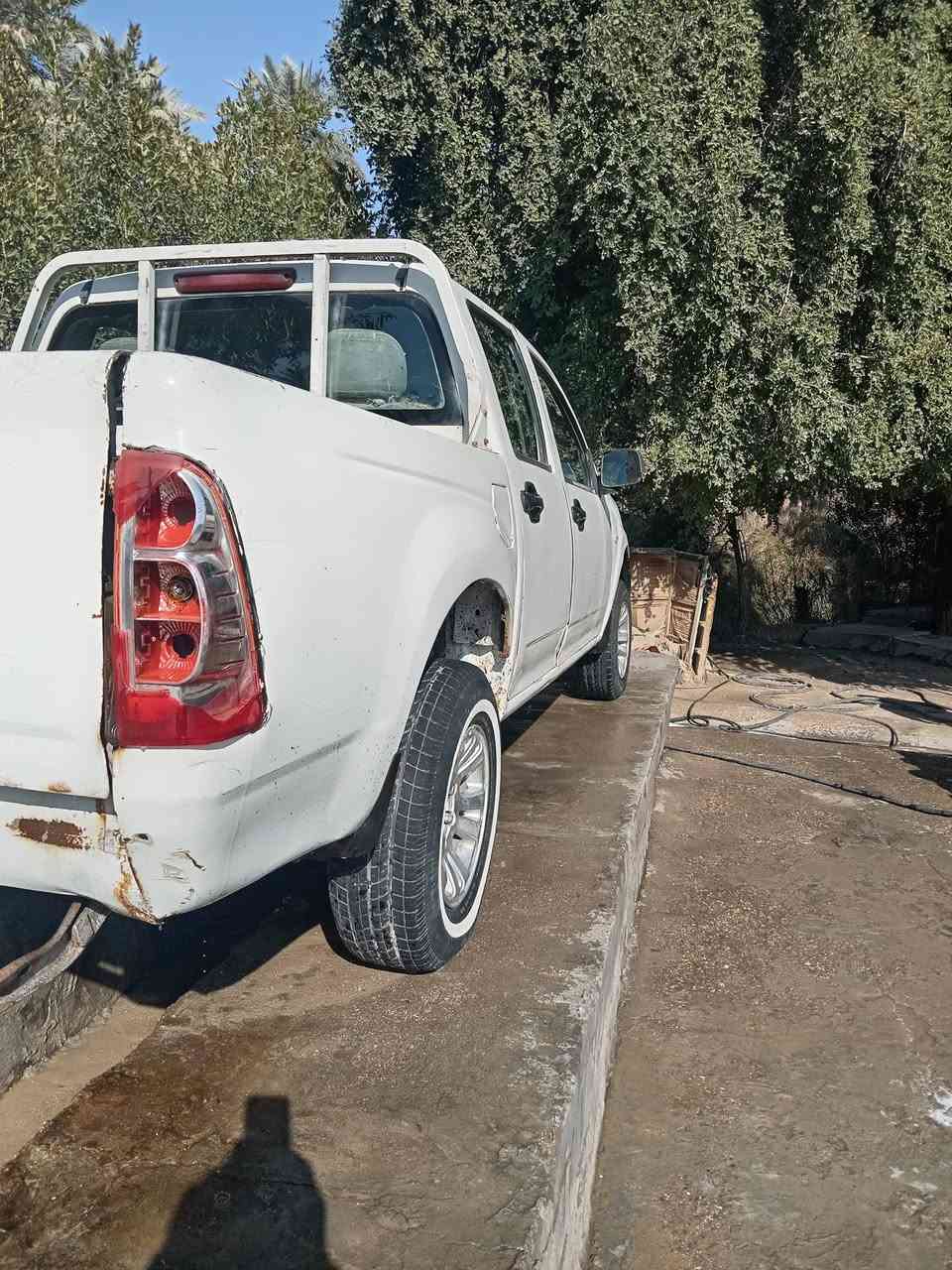 السلام عليكم بيكب جنبي موديل 2012رقم بصره سعرها مناسب ب 35 وبيها مجال موجوده بلحله او مراوس بسياره صالون تلفون 
***********
