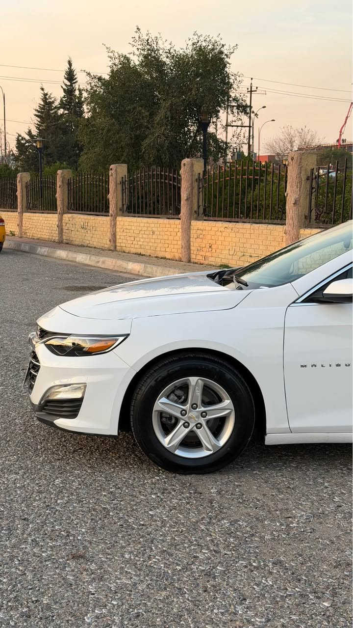 ماليبو موديل 24 بيها جامرلغ صبغ وباب مبدل بلاد بجم بلاد بدون شواصي وبدون لغود حادثها جامرلغ ماشيه 58 الف ايرباك ستيرن وراجع بلاد مواصفات رادار امامي وجانبي وبصمه وهند بريك بصمه كشن كهرباء وباقي المواصفات 
رقم الشاصي بلمنشور السعر 120 العنوان كركوك *********** كركوك, العراق
