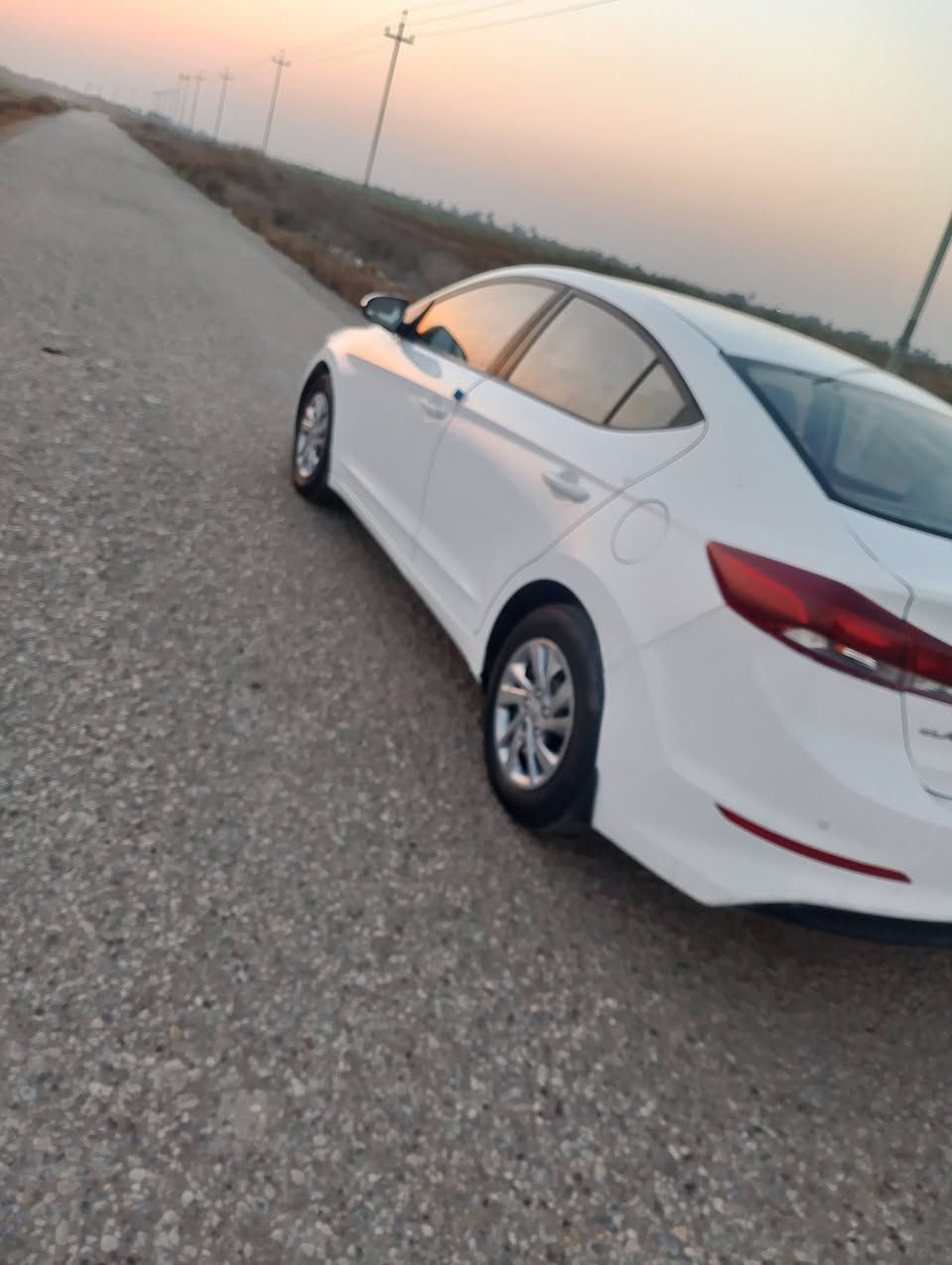 سلام عليكم الانترا موديل 2018 خليجي بيها جاملغ وبنيد ورش دوسه والباقي كفاله
 مكينه 2000 ماشيه 200km
 تبريد و حداديه 100% سياره جاهزه ماناقصها برغي مال جناي
سياره  معوقين ومخلصه يعني حره كبل داور  سعرها 122 وبيها مجال  
مكان سياره ذي قار / الشطره 
الاستفسار الاتصال 
***********
