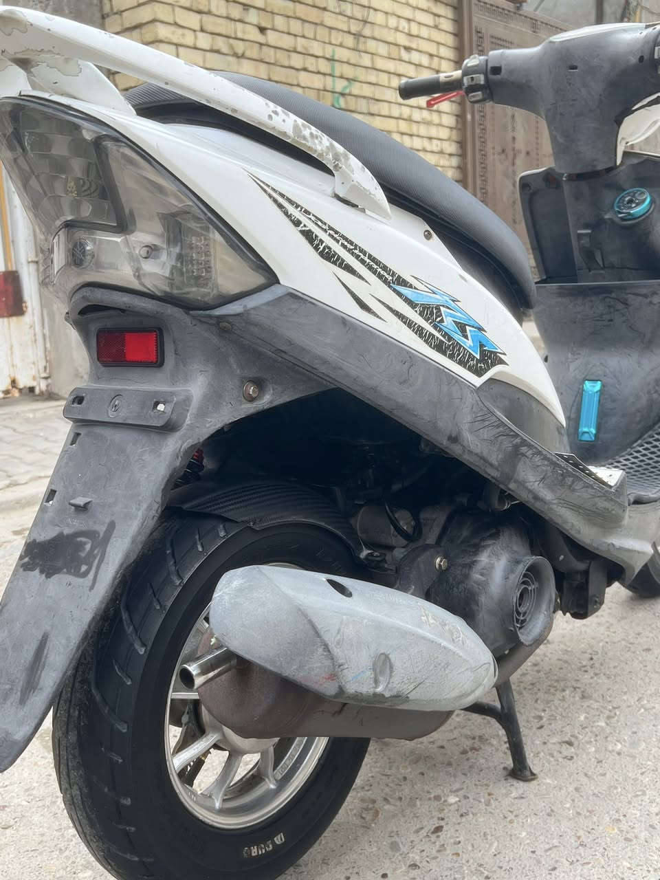 سلام عليكم دراجه ماكس للبيع الدراجه بيها هواي تزويدات صدر اصلي ورباط اصلي وكلجات اصليه دراجه مكينه بلادي ممفتوحه العنوان بغداد العبيدي السعر 750بيها مجال بسيط رقم ***********
