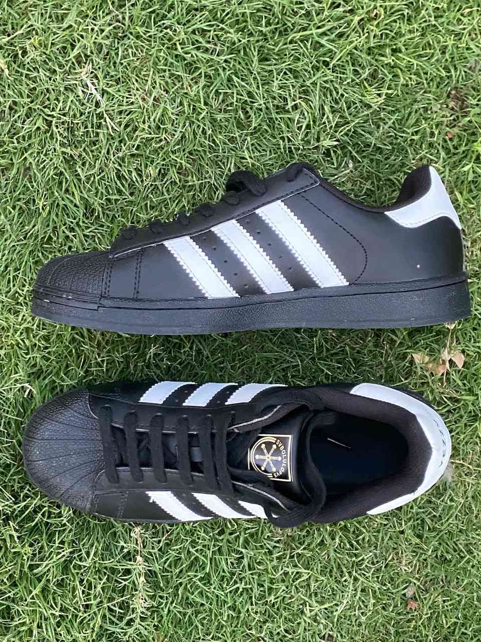adidas Superstar (كوبي) 
قياس: 43
سعر : 20


**إذا كنت صاحب هذا الإعلان وتريد حذفه لأي سبب، رجاءا أرسل رسالة إلى الدعم الفني**