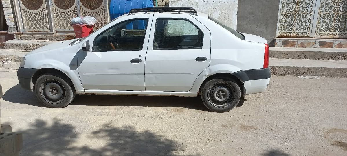 سلام عليكم
سيارة. رينو للبيع موديل ٢٠١٠
كامل كلشي بيها شغال 
 هاتف ***********
