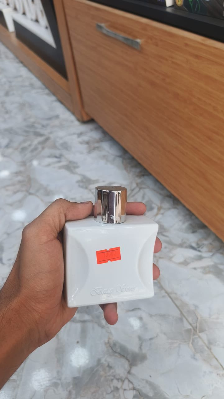 عطور نسائي ورجالي القطعة ٢٠ الف اصلي ماركة


**إذا كنت صاحب هذا الإعلان وتريد حذفه لأي سبب، رجاءا أرسل رسالة إلى الدعم الفني**