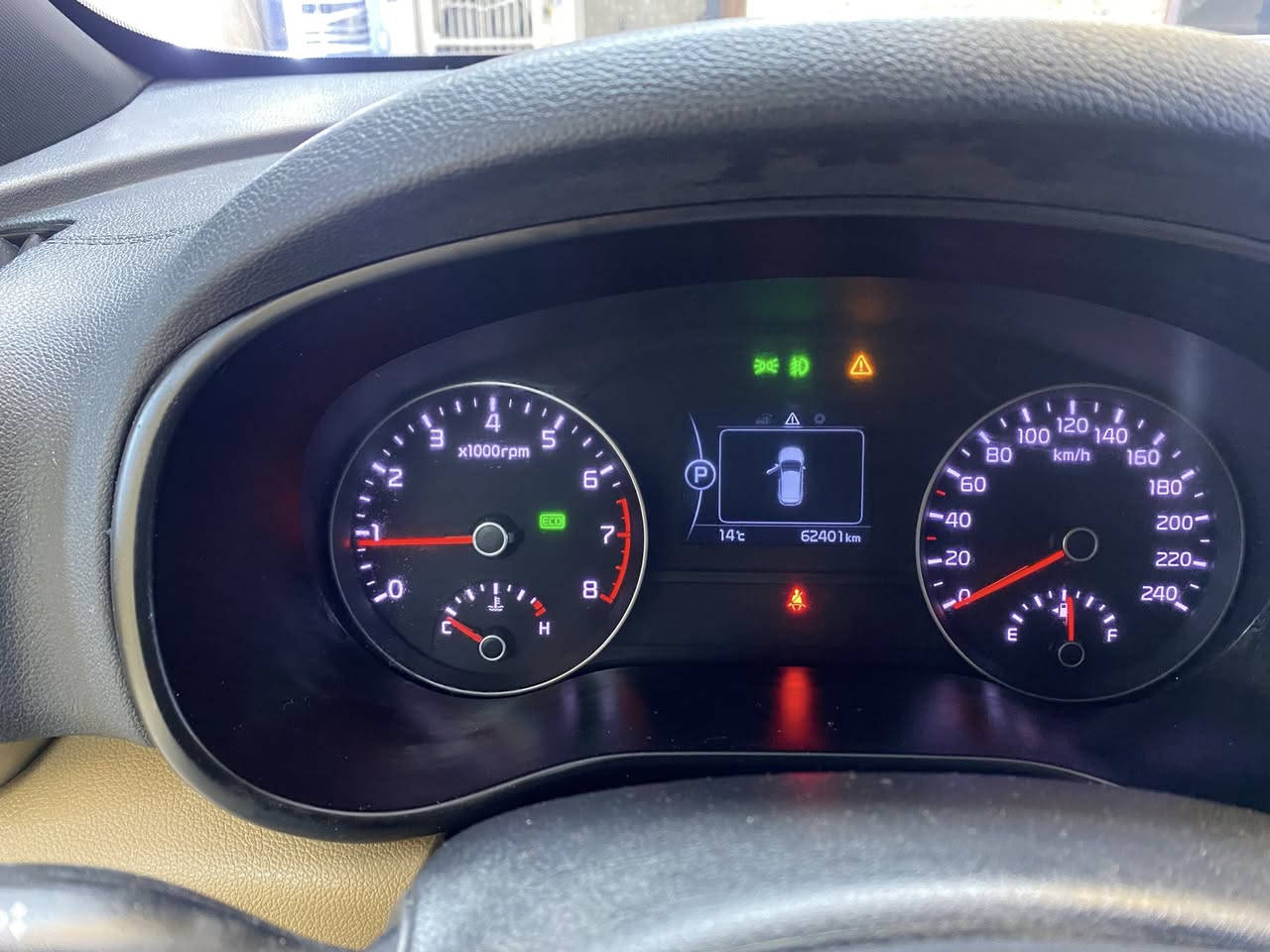 السلام عليكم كيا سبورتج للبيع موديل ٢٠١٧ رقم شمالي السياره مكفوله كفاله من الصبغ والبارد كير ومحرك ممتاز ماشيه ٦٢ الف كيلو متر فقط بيهه رصعتين وشخوط بسيطه من جهه وره السائق تحكمات ستيرن حساسات امامي وخلفي السياره باسمي وتحويل ثاني يوم السعر ١٧٨ وبيي مجال للاستفسار الاتصال على الرقم *********** محمد ابو حسن السياره موجوده بغداد منطقة المشتل
