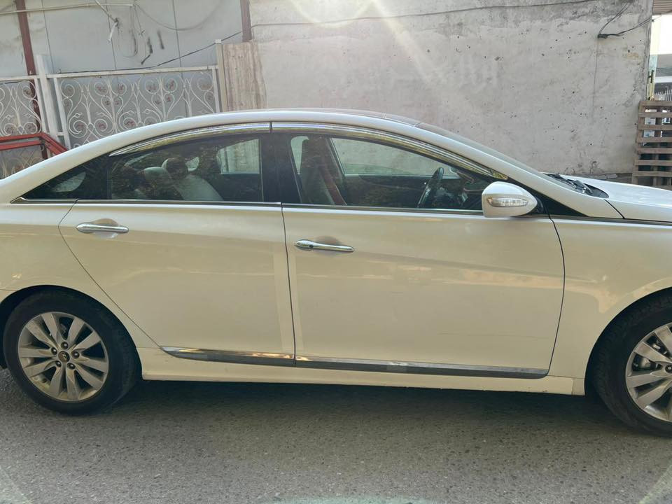 سوناتا موديل 2011  خليجي كفاله عامه فول ماعده شخوط بسيطه مواصفات بنوراما مري شفط حساسات كامره شاشه 
 غرفه بيجي جلد مقاعد كهرباء تحكم ستيرن  منصوره زنون والى أخره من المواصفات  تخم تاير باتري جديد السياره ما عايزه رقم بغداد بسمي السعر 135 وبيه مجال مكاني /نجف/كوفه/حي كنده/
رقمي٠٧٨٠ ٩٠٧ ٠٧٤٠‬/مكلف بل نشر
