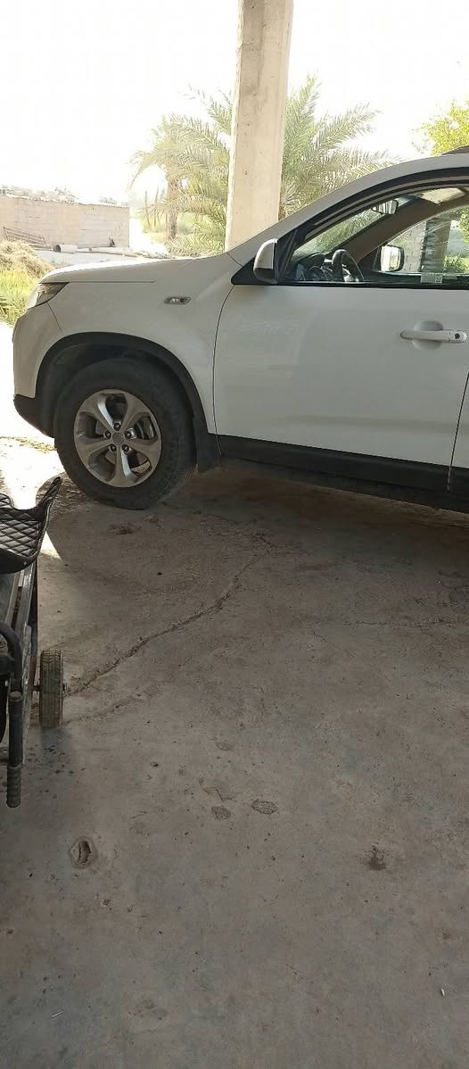 سورنتو 14 خليجي باسمي محرك كير كهربائيات ممتازه صور السونار بالمنشور 
رقم سليمانيه 
محرك 4 سلندر 
3 قطع تبريد 
7 راكب 
$160 وبيها مجال ... بغداد
***********
