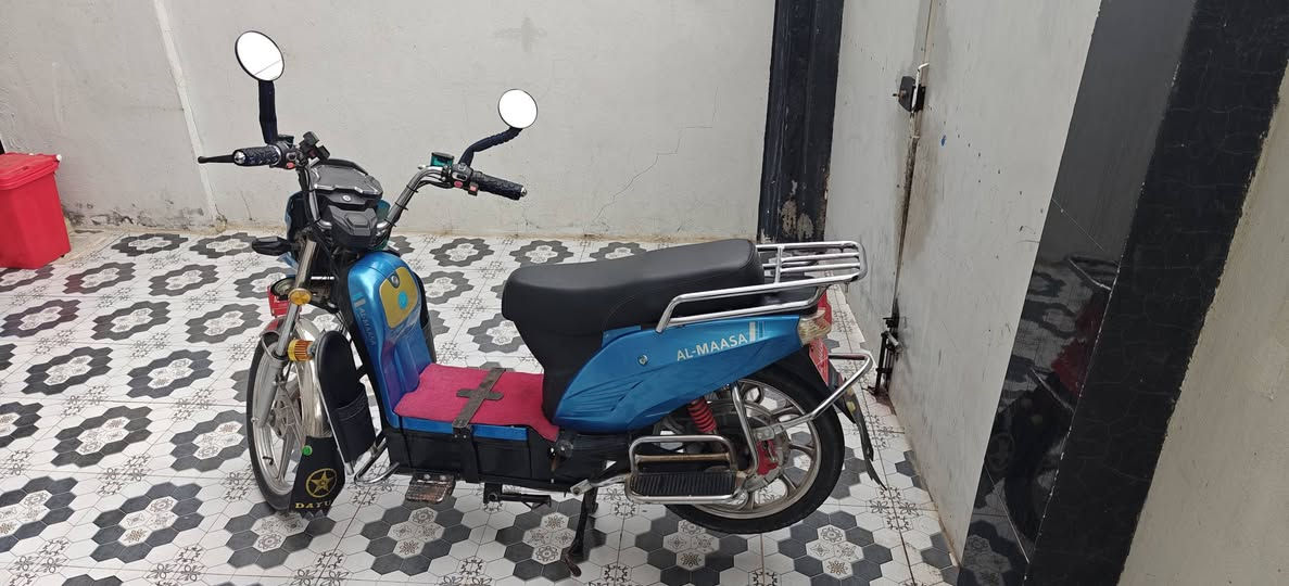 دراجة شحن هارلي
5 بطاريات شرط الفحص
4 سرع
بريك دهن (دسكات)
كهربائيات كلها شغالة
نوع الدراجة الماسة 
السعر 425 الف وبي مجال 
للاستفسار خاص
او الاتصال ***********
