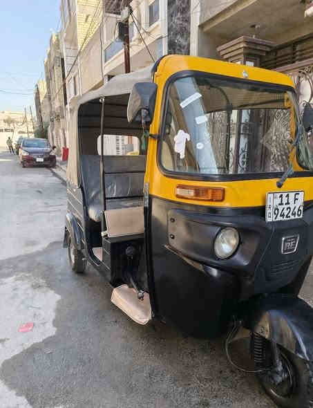 سلام عليكم تكتك موديل 15 تكتك كاملة تخم تاير تخم بنزات بريك كهربائيات كلهة شغالة محرك ناعم خير من اللة لا تنقيص لا تبخر للعم كصتهة لونه اصفر بلادي حتة جامتهة بلادي رقم بسمي رايدهة ب 4.500 مكاني الشعب حي البساتين رقمي *********** شراي خابر مو شراي لا تعبني
