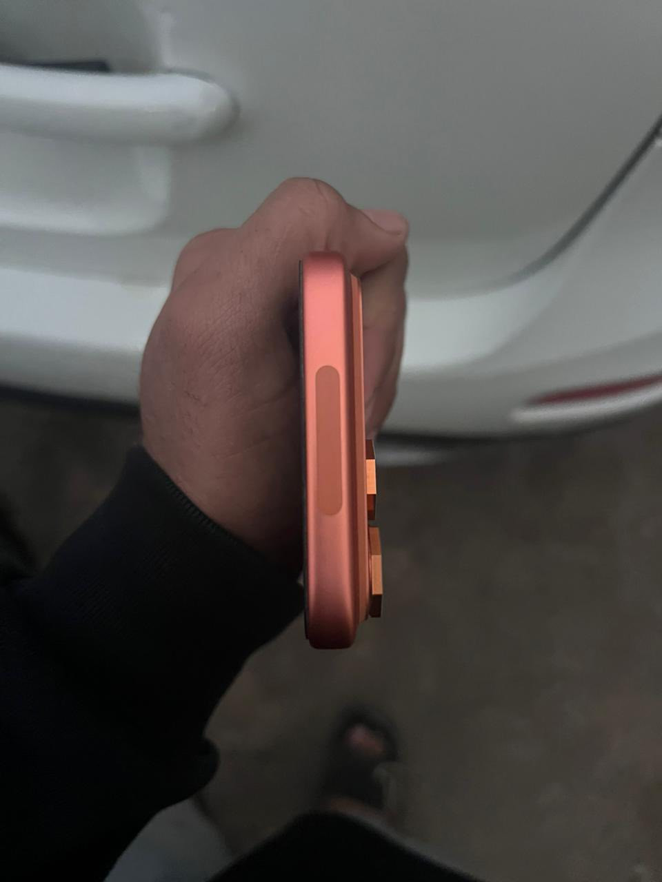 سلام عليكم عندي يفون 17برو ماكس ذاكرته 256بطاريته 100عدادشحنات 107 سعره مليون 875 شراي يراسل ولو شراي لا يضل يعلق. الين. اني محتاج وجي بيع


**إذا كنت صاحب هذا الإعلان وتريد حذفه لأي سبب، رجاءا أرسل رسالة إلى الدعم الفني**