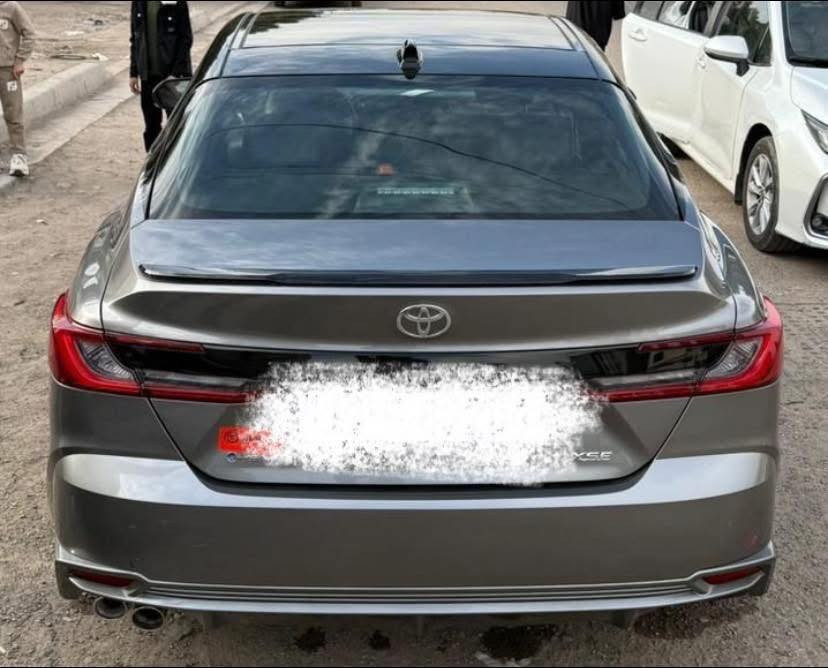 السلام عليكم تويوتا كامري هايبرد موديل ٢٠٢٥ باسمي سيارة جديدة زيرو رقم بغداد صور الحادث معروضة بالمنشور 
سيارة ليبل واحد اي قطعة ممبدلة بيها 
مواصفات xae 
فتحة بصمة سايد بريك بصمة تبريد قطعتين شاشة كبيرة
 السيارة فول مواصفات السعر ٢٧٠
مكاني بغداد للاستفسار
 ***********
