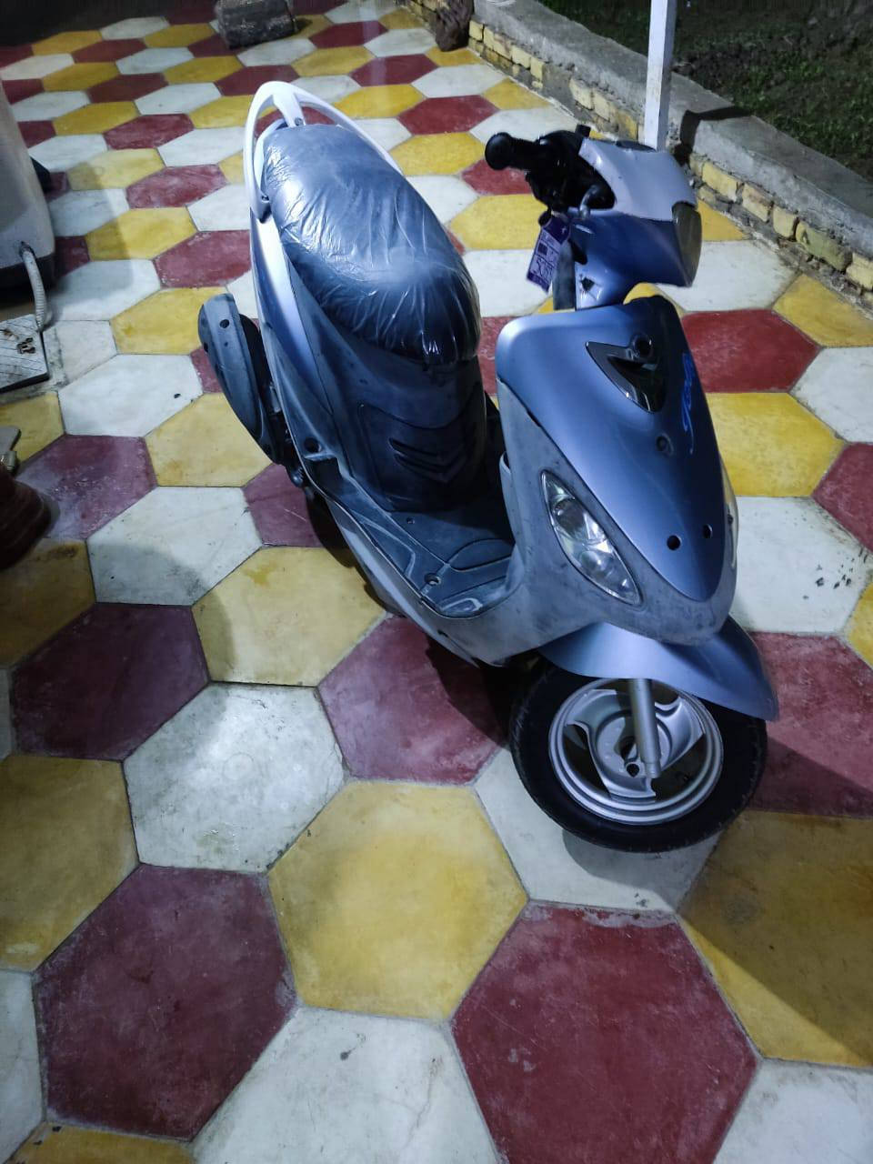 ســلام عليـكم
ماكس منغولي دراجه حلوه وخير من الله زوج تايرات جديد كهربائيات كلها شغاله عداد سرعه كيج بانزين دشبول كله شغال  تجي وتفحص بأيدك لاتكلي شبيها ترهم مراوس  وباقي التفاصيل اتصل ع رقم ***********
