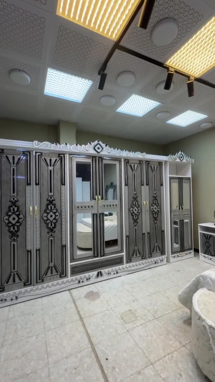 حصرياً الموديل الجديد
السعر مليون دينار فقط 😍

غرفه نجاره قتصاديه 🛌

متكونه من 9 قطع مميزه 

الكنتور ارتفاع 240 طول 320 

مع الزاويه مجموع الطول 4 امتار 

السمك الخارجي للغرفه 5 ملم انديف

والسمك الداخلي 3 ملم معاكس ابيض

سعر الشازلون الخزان 75 الف 

سعر الشازلون المقعد 50 الف 

متوفر توصيل وشد داخل بغداد 😊

متوفر توصيل وشد لكافة محافضات العراق 🇮🇶


**إذا كنت صاحب هذا الإعلان وتريد حذفه لأي سبب، رجاءا أرسل رسالة إلى الدعم الفني**
