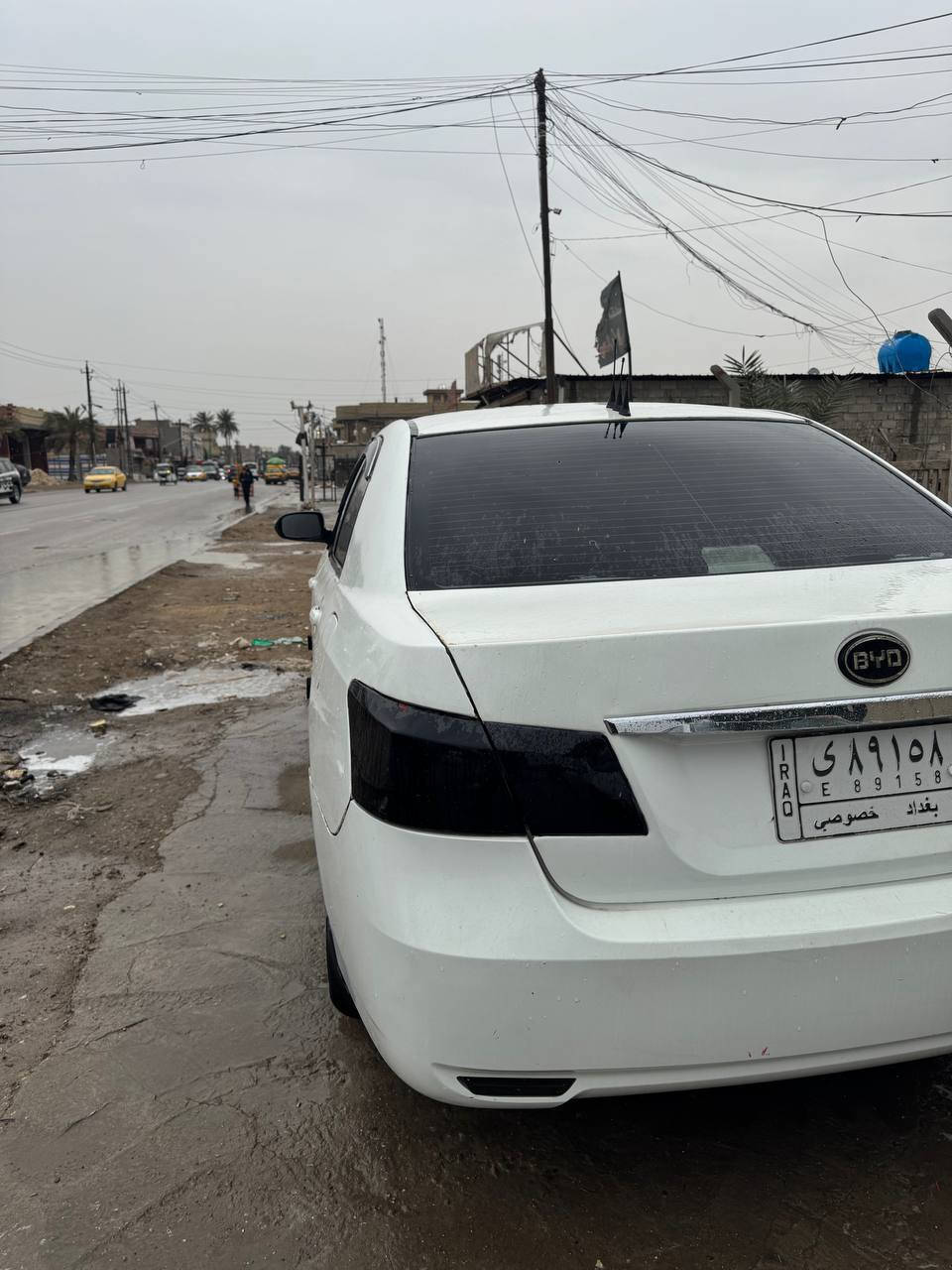 سياره Byd g3 
موديل 2013
مكينه و كير مكفولات 
السياره مكفوله من الجفيه أو الكلبه 
مكينه هوندا كير عادي 
كهربائيات كلها شغاله
تحكم بل مري
اشاير بل مري 
تايرات خط ابيض تخم
صدر  جديد
بيها ترحيب 
السياره مضلله بل كامل اني ما اطلع بيها اهواي لان بشغل اكثر شي
تبريد ثلج + تدفئه
السياره بيها جاملغ امامي وخلفي فقط 
السياره مصبوغه عام علمود توحيد اللون يعني مو الجاملغ لون والبدي لون
السياره كهربائيات كلها شغاله ما ناقصها شي حته سبير نضيف 
السياره بيها منضومه سماعات مال جمسي و بيها منضومه كامله مال زنون 
وبيها داش كام مال حوادث لا سامح الله 
رقم بغداد مشروع وطني باسمي 
بيها ستدات مال دوج چارجر 
اشاير لد 
بيها شاشه
مكاني بغداد   
غير متواجد عل نت الشراي يتصل 
بياع شراي ما ابيعلك تعذرني 

                 ***********
