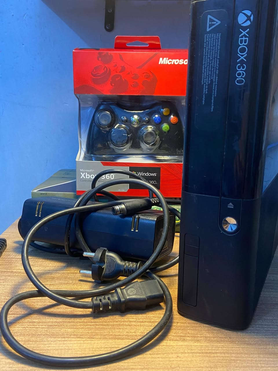 اكس بوكس 360 ملحقاته كامله مع هارد 250 بي 15 لعبه
السعر 100 قفل


**إذا كنت صاحب هذا الإعلان وتريد حذفه لأي سبب، رجاءا أرسل رسالة إلى الدعم الفني**