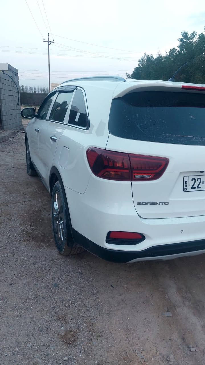 السلام عليكم من رخصت لأدمن 
سياره سورنتو خليجي ٢٠٢٠ أربيل وكاله اول مداور كفاله ٧ راكب ٦ سلندر السعر ٢٥٠ المكان البصره سفوان سونار مرافق مع الصور ترهم امراوس ٢٠٢٢ او ٢٠٢١ مع الفرق 
رقم الهاتف ***********
