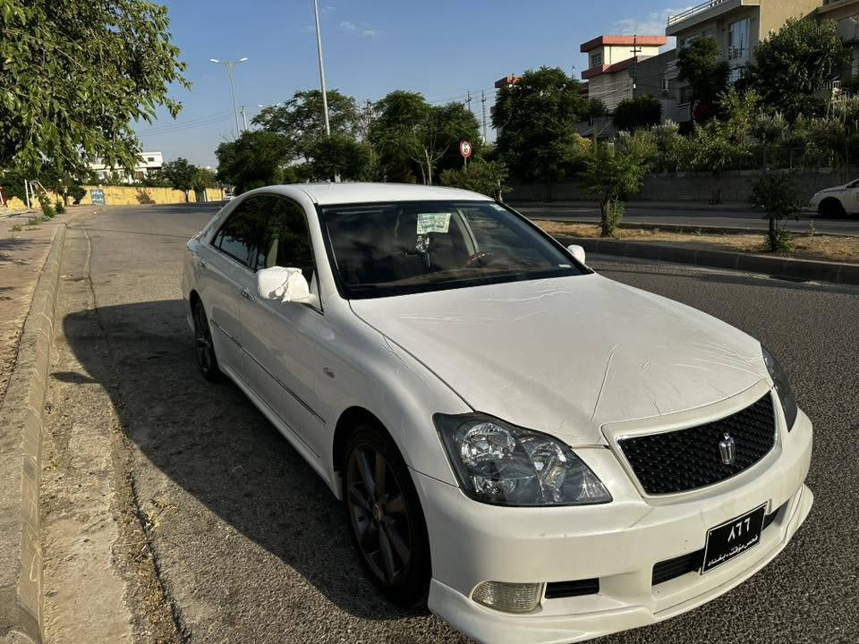 180 گیڕ گەورە مەکینە بچووک
شاهینە سپۆڕت ١٨٠ گێڕ گەورەی مەکینە بچوک ئاڵتونی بازاڕ
 سێ دووگمە

موس موس موس 
کۆدی هەیە 
مۆدێل ٢٠٠٧ لۆک لۆک 
گێڕ و مەکینە بە شەرت حەتا قەباخ تابتی مەکینە نەکراوەتەوە
لایتی لۆک و ناوچەی کوێر 
 چوار تایەی لۆک 

داشبڵی ڕەقەم یەک بێ شکاوی و قرنج 
تەبرید سارد و گەرم تازە غازی پڕکراوەتەوە
کەم و کورتی نیە سەیارەی ماڵەوەیە نەک مەعرەز 

نرخی ٦٧ گەڵا و مامەڵەیەکی برایانە 
***********
