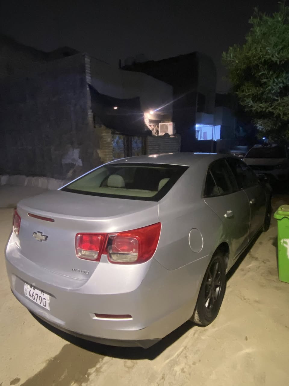 السلام عليكم 
 
ماليبو موديل 2013 
رقم بغداد باسمي 
وارد امريكي صور الحادث مرفوقه بالمنشور 
كشنات مخمل كهرباء
تحكمات ستيرن جهتين 
كروز سرعه شغال 
غرفه نضيفه 
يرادلها شويه ترتيب للخارج 
عارضها 82 وبيها مجال شي بسيط 
رقم بي واتساب ***********
