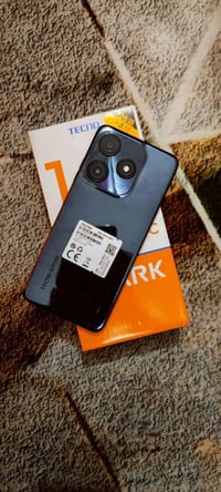 جهاز تكنو سبارك 10 نضيف مامفتوح ذاكره 128 عشوائيه 8 ملحقاته كامله للبي...