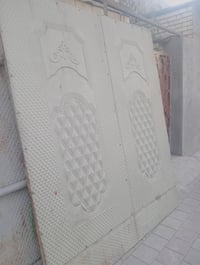 باب سياج للبيع طول 230 العرض 4متار مكان مدينة الصدر سعر 75وبي مجال  07...