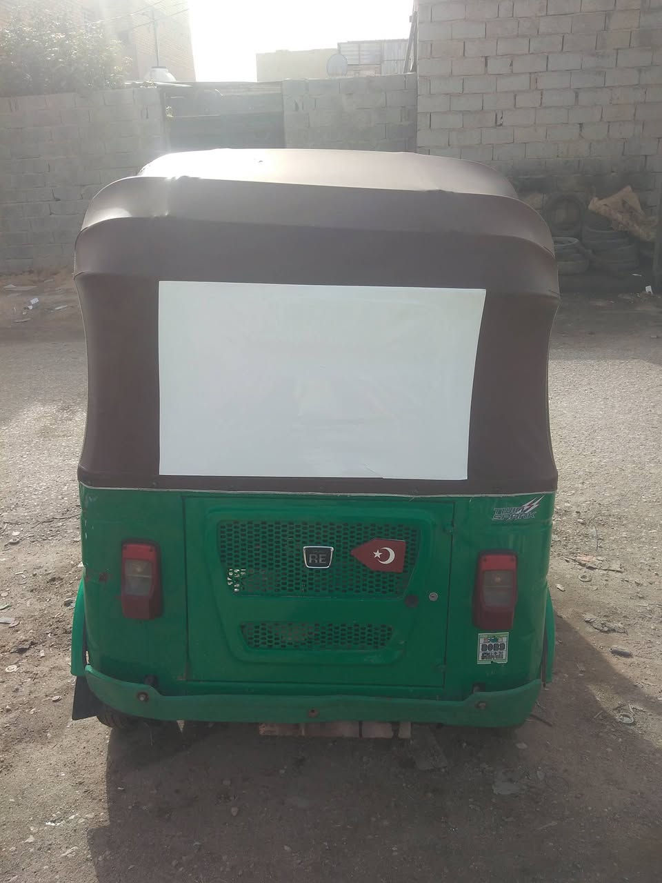 السلام عليكم تكتك أوراق للبيع موديل 2021 كربلاء حي العسكري السعر 6 وبيه مجال شويه ***********(غير متواجد ع نت
