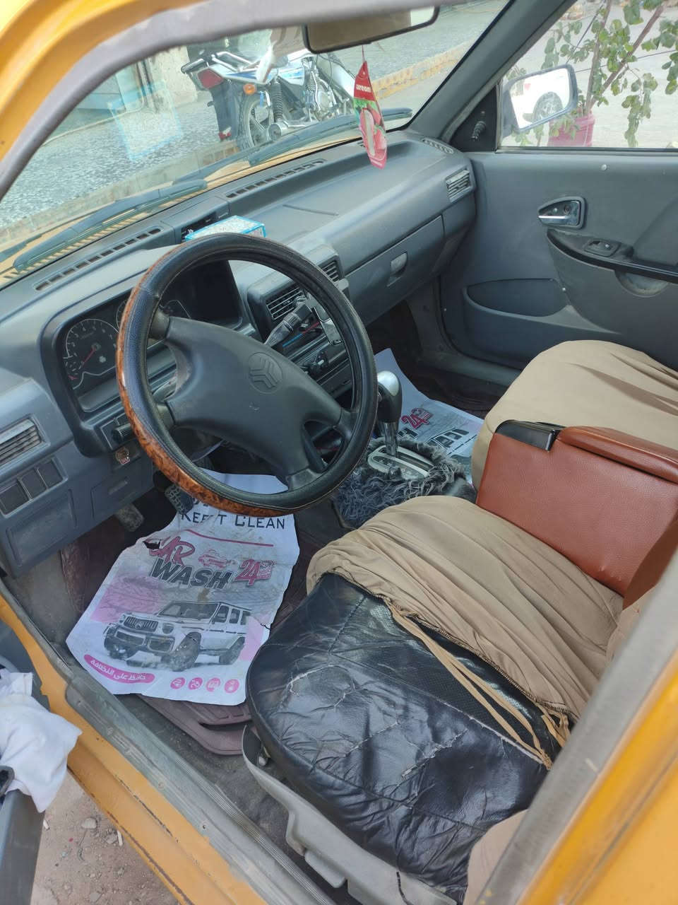 سيارة سايبة 2011
كير اوتوماتيك برايد مكانهه 
كربلاء مابيهه كل نقص 
سنوية الماني مداور ثاني يوم سعر 29 بيهه مجال قليل 
***********
