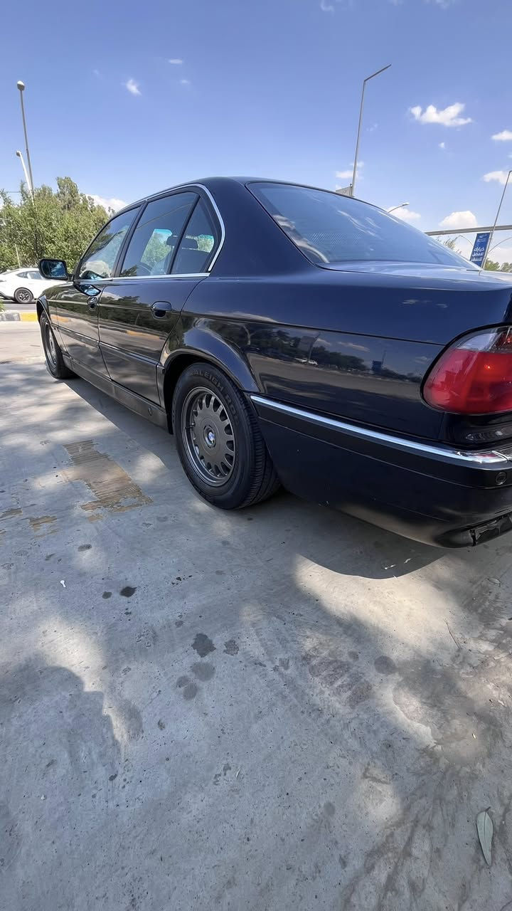 السلام عليكم
BMW حجم740 اصل 8
موديل1995 فول توماتيك فتحه بل سقف
صبغها جديد بدون ضربه بدون اخياس شرط
طخم امامي خلفي جديد
تبريد تدفئه شغال 
منضومة بانزين جديده 
هزه رقم قبل اسبوع 
رقم نينوى اني صاحبها
العنوان موصل حى السكر
***********
***********
السعر 80 بيها مجال 
السياره جاهزه بل كامل شرط
