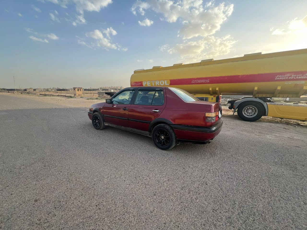 للبيع كولف 95 بابل رقم نكليزي هزه جديده  ***********  سعر 30$مكاني بغداد سياره محرك وكير اوتو ماتيك مكفولات حداده جيد جدآ تخم تايرات  نضيفة سيارة لاضربه ولاتبديل ولاخياس كهربائيات كلهه شغاله دواخل نضيفه موجود واتساب
