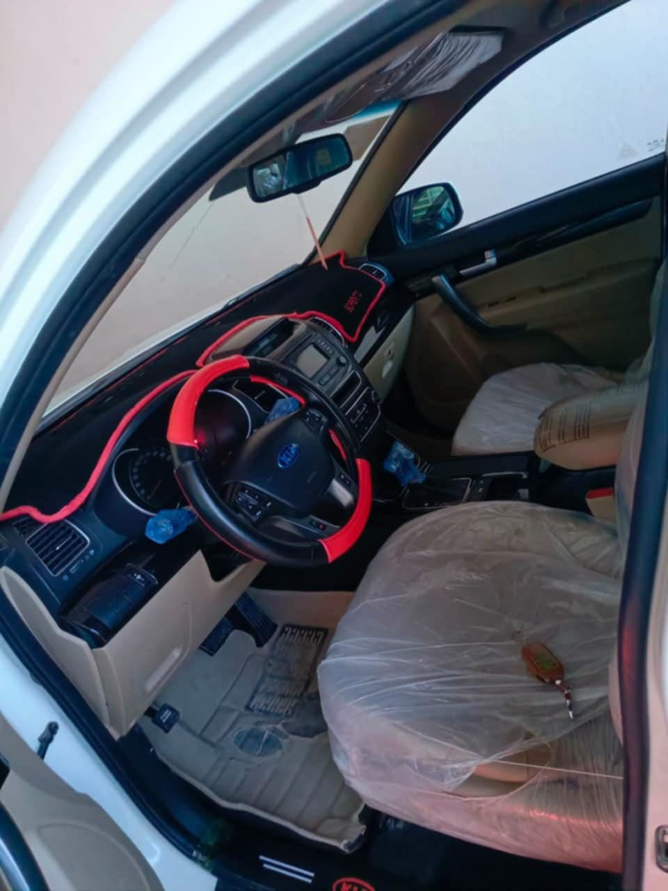 السلام عليكم
سورنتو 2015خليجي
السياره مكفولة كفالة عامه من كلشي
ماشية135كيلو متر
محرك 6
كشنات جلد كهرباء
تخم تاير جديد
رقم بغداد
المكان الانبار الفلوجة 
السعر 215وبيه مجال
الرقم:***********
