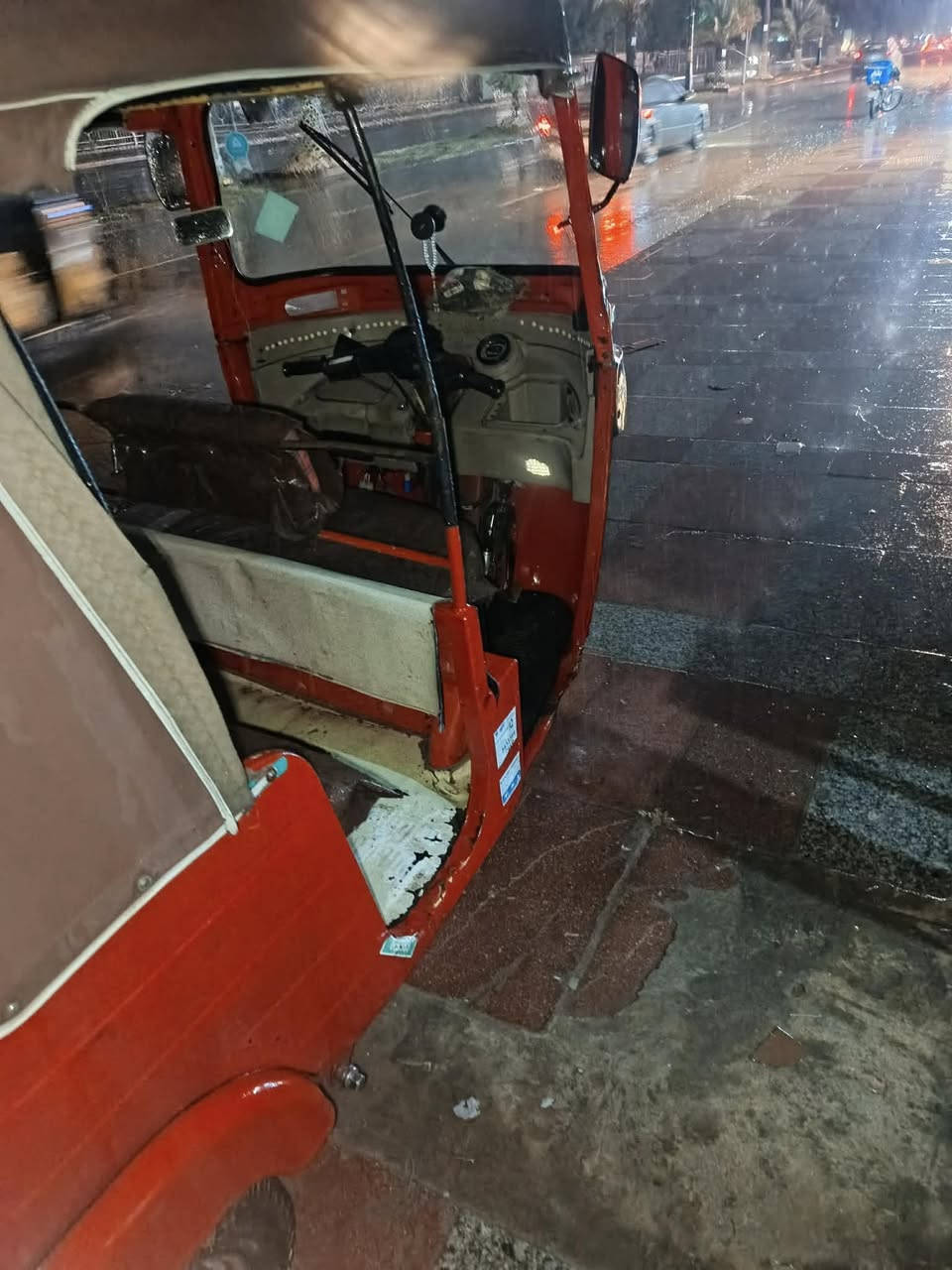 ١٨ شهر ١١ رقم انكليزي كربلاء مكان تكتك بغداد الشعله مصبوغه عام جماليه وكلشي موضح بالصورة 
مناسبه خابر ودلل ***********
