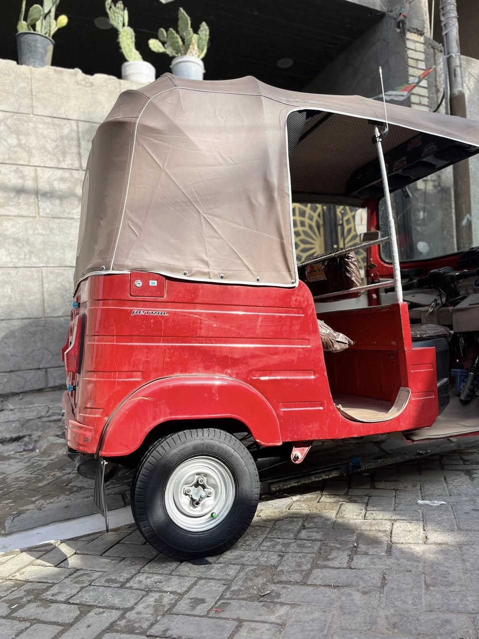 تكتك 18 مكينه 20 جديدة رقم بغداد تفاصيلها خاص***********
