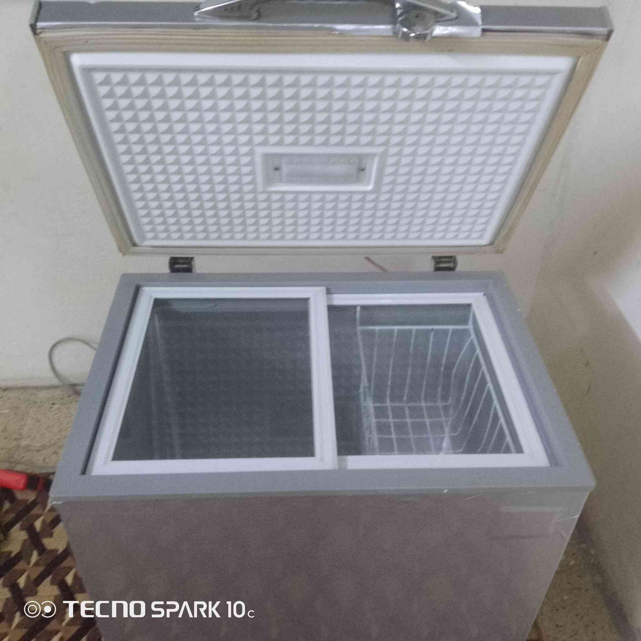 سلام عليكم مجمدة اخت الجديده شغالة الماطور جديد السعر 150وبي مجال العنوان بغداد المحمودية هاتف '***********
