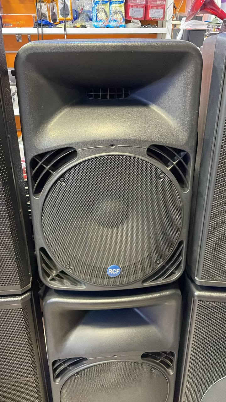 ياالله ياالله ياالله
وصول سماعات كهربائي نوع كوبي سعر الزوج 450 دولار اكرر 450 دولار هذه التفاصيل جدام عينك للحجز مراسلة واتساب ***********
