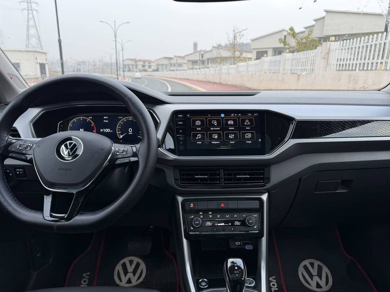 لەسەرئیزنی ئەدمین🌹
ڤۆلکسواگن تی کرووس ٢٠٢٤
٧هەزار ڕۆشتوە 
بئ بۆیاخ یەک پەلە pdr هەیە 
تجمیع سین 
فوول مواسەفایت
مکینە ١.٥تۆربۆ ٣٠٠tsi
گێر ئۆتۆماتیک عادی سپۆرت
کێچ دیجیتال کامل 
شاشە گەورە
ناولید بیلادی 
کوشن هیتەر جلد 
پانۆراما 
لایت لید پێشوو دوا 
کارپلەی ئۆتۆستار ستۆپ زۆر مواسەفاتی تر
رەقەم سلێمای بئ مەسرەف 
ناونیشان.سلێمانی 
سعر.١٨٥ 
***********
