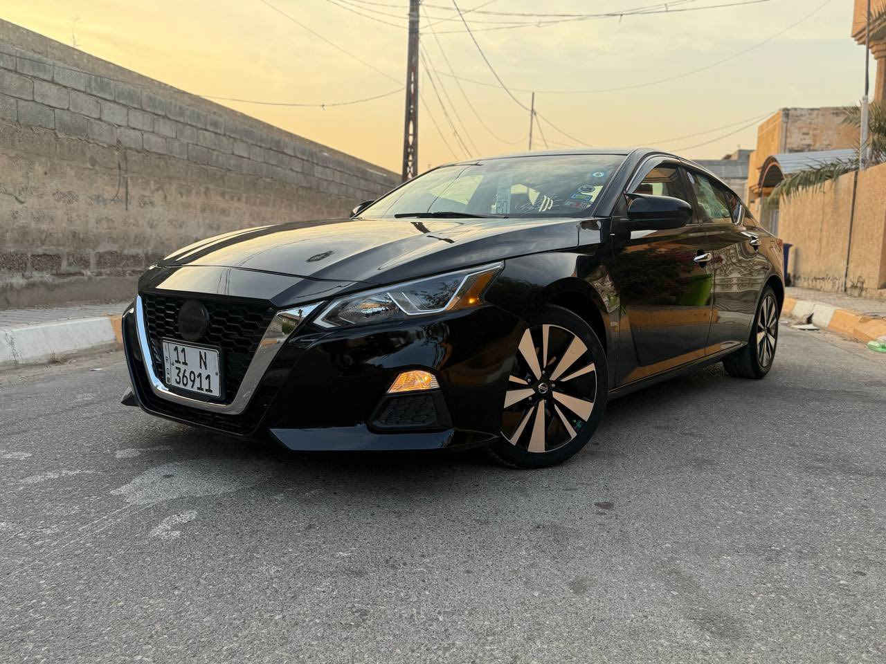 🚗 للبيع نيسان ألتيما. موديل 2020 فئة S
وارد أمريكي / رقم بغداد   بأسمي شرط التحويل  رقم الدولي الجديد هزه وفحص وسنويه وارقام كله جديد 
محرك مكفول مسوي ادامه كامله حتى الزيت جديد🔧 / كير مكفول ومبدل دهن وفلتر 
صدر مكفول وايضاً مسوي ادامه 
 حادث السياره طخه بسيطه بالجامرلغ والبنيد  فقط ارباك ستيرن فقط … والباقي كفاله عامه 
  سونار بيها  صفاح موس مكفوله كفاله عامه    
مواصفات السيارة S معروفه شاشه جبيره وكاميرا خلفيه كشن كهرباء. 
 رادار امامي وتوقف ذاتي كروس سرعه تفاعلي بصمة صندوگ بصمة بيبان وتشغيل بصمه  محرك 2.5 لتر / 4 سلندر اقتصادي وقوي تنفس طبيعي 
شاشة لمس وسطية 8 إنج مع بلوتوث و USB وكار بلي  
سستم كامل سبورت رياضي 
نظام سبورت 
نظام أمان حديث (ABS / Airbags)
تصميم أنيق ورياضي بلون الاسود      
سيارة كاملة مكملة تجي تفحص وتشوف بعينك كعدتها حلوه وسيارة ما تصرف عليها كلشي سعر 125 وبيها مجال للشراي وبالعافيه ع الياخذها سياره كامله وبدون نقص ومناسبه جداً جوه السوگ واحله من الصور الله شاهد  
مكان السياره ديالى بعقوبه  التحرير
***********
