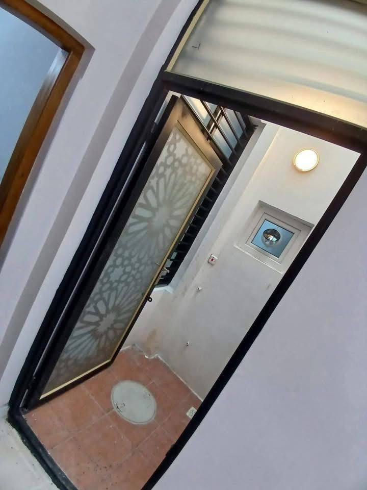 للأيجار شقه طابق ارضي مودرن في #السيدية 📍
تحتوي على غرفه نوم وصاله ومطبخ وخدمات ✔️

الموقع السيدية الضباط 📍

الايجار 600 الف قفل 🔒 
______________________________________

للأستفسار اكثر تفضلو بزياره مكتب الطائي للعقار 💎

السيديه شارع المركز عماره شركه السراب للمطابخ ✔️

او الأستفسار ع الارقام ادناه 📞↘️↘️ (متوفر واتساب )📌🔛
***********
