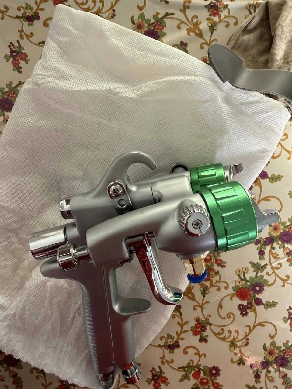 مسدس نيكل كروم من شركة clounbs
اخر قطعه سعر ٢٠٠ الف
***********
