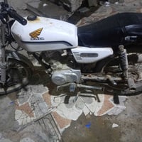 دراجه سعرها 200وبيهه مجال اتصال 07732068551