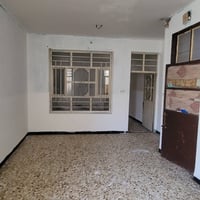 شقة اللإيجار  المساحة ٧٥ متر طابق الثاني ،ام الكبر والغزلان شارع العام...