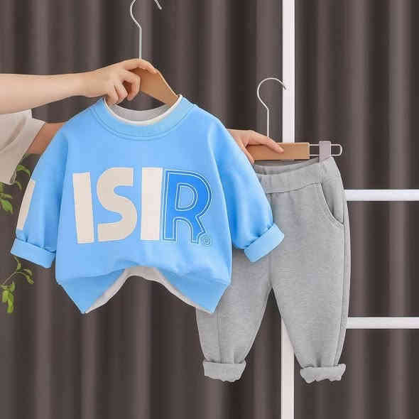 جديد الموسم الشتائي الريان للملابس التركيا🥰🥰

طقم ولادي 😍❤️درجة اولى 🇹🇷🇹🇷
قياسات ١-٢-٣-٤-٥سنه
السعر ٨
كوت  الخاجية شارع اربعين قرب أبو امير ابو للبالات 
توصيل اكيد موجود 🚙

للتواصل على الرقم***********
