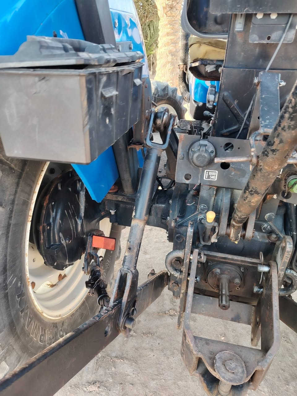 سلام عليكم مكينه البيع حجم ٨٠ موديل ١٤ مكفول كفاله عامه وضع شركة تاير شركة مامفتوح برغي بسمي سنويه٢٧ مكان بابل ***********
