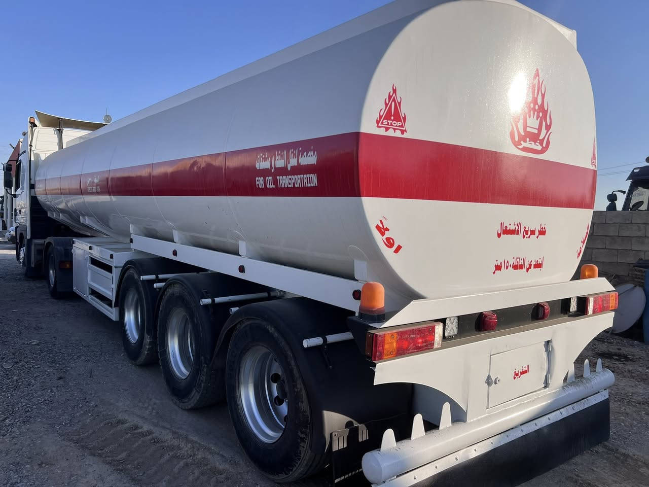 مارسيدس اكتروس رأس تريلة تنكر 3 محور دبل تاير 
موديل 2007 
رقم أربيل شرط تحويل 
حجم 1846
كير أوتوماتيك 
قمارة بدون صبغ
سيارة جاهز للشغل 
سيارة شرط فحص 

سعر 425 ورقة 
مكان سيارة بكركوك معرض وسام للسيارات الثقيلة
للاستفسار الاتصال على 
***********
عدم مراسلة صفحة
