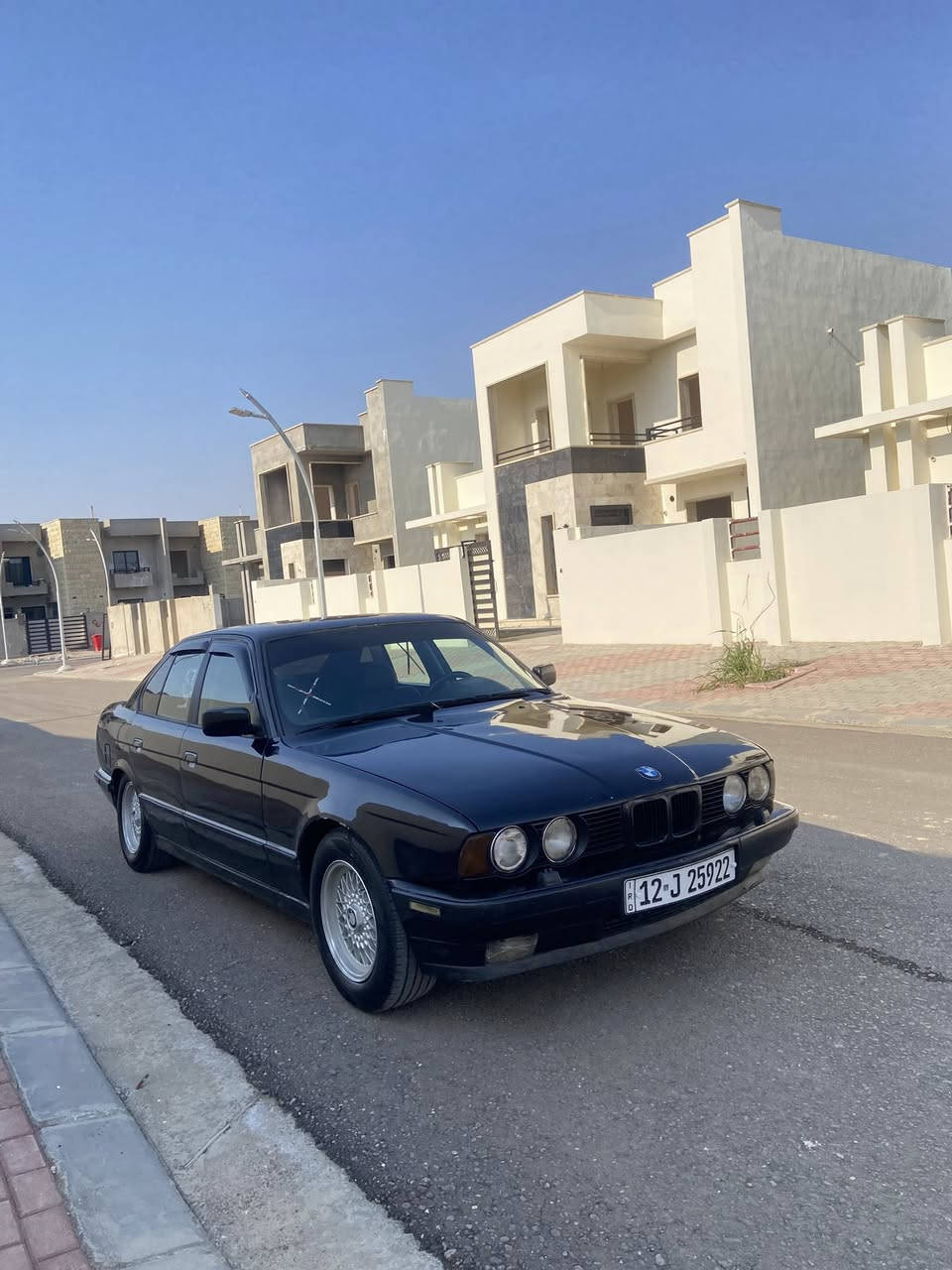 السلام عليكم الحلال للبيع 525
رقم نينوى الدولي تحويل ثاني يوم 

محرك كير شرط لاتنقيص ولاتبخير 
دبل ايرباك 
تخم تايرات وتخم ويل جديد 
صدر امامي خلفي جديد 
كير عادي طيران ارضي 
كشنات جلد 
شاشه كامراات 
منضومه زنون 
سنويه إلى 2029
هزه 2025
ترايك وين ميعجبك 
سنتر لك كامل حتى جنطه 
أربعه جام كهرباء 
كهربائياتها كلها شغاله
سستم سماعات ومضخم كامل ترج رج
تبريد تدفئه 
مكان السياره تكريت شراي اتصل ع رقم وتدلل***********
