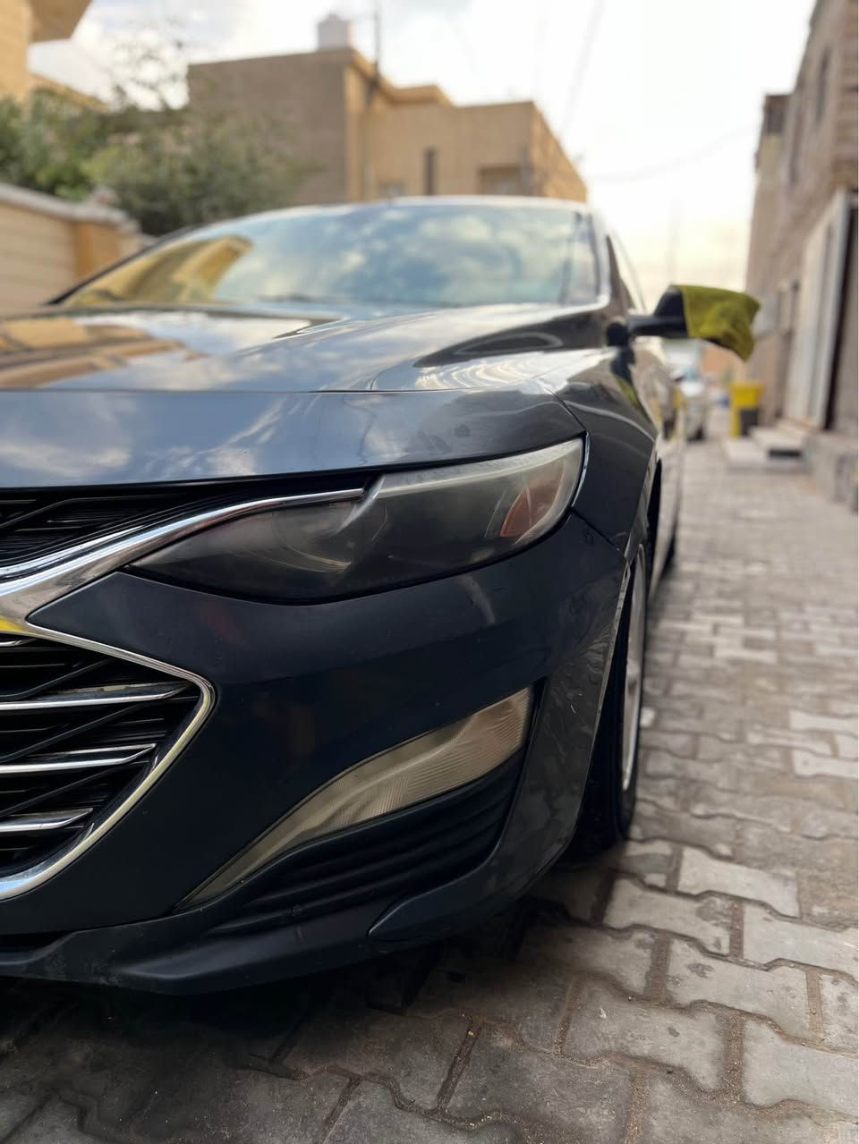 السلام عليكم ماليبو ٢٠٢٠ سياره حره رقم دولي الجديد السياره كفاله ماعدى بارد قليل السياره جاهزه من كل النواحي تبريد تدفئه تحكم استيرن شاشه لايتات زينون حداديه ومكينه وكير وكهربائيات سيارة جاهزه تايرات جدد تجي وتشوف شوف العين  مكان السياره البصرة المعقل 
السعر 120 
رقم التليفون  *********** Singapore
