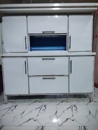 سنك • معلق ٢م • نضيف