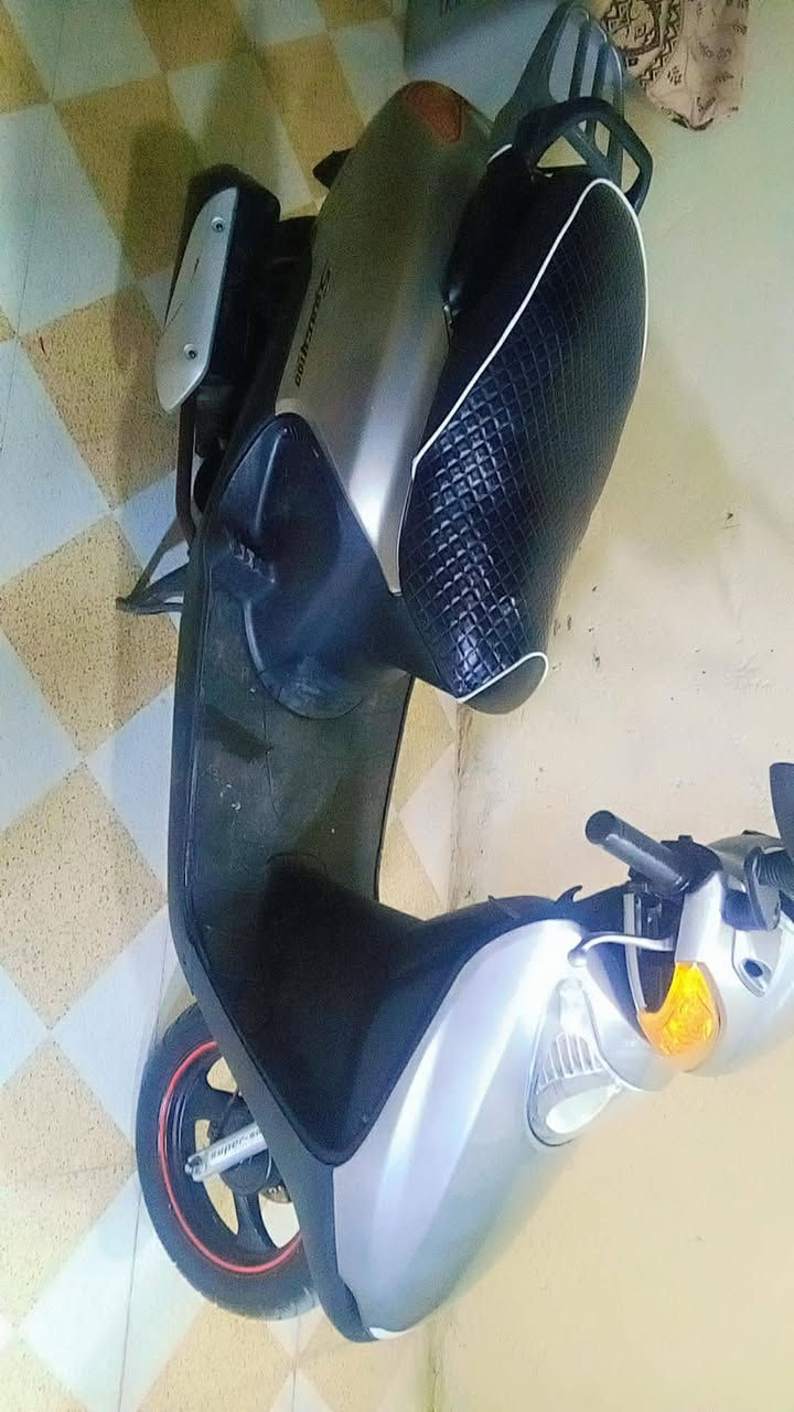 دراجة سبيسي ماليزي معمره نظافة فول دراجة تخبل وناعمه
***********
