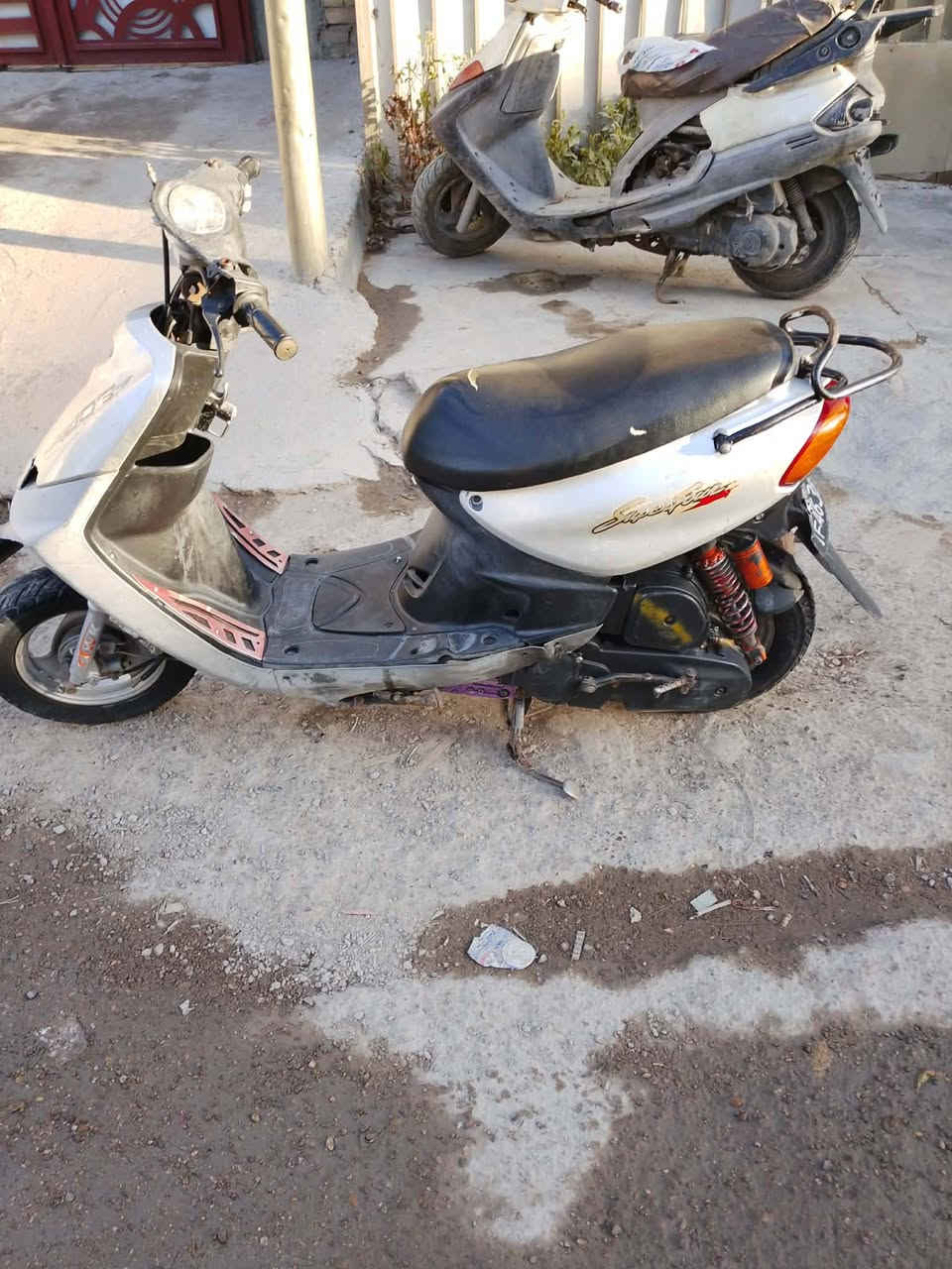 السلام عليكم ماكس قجمه 
دراجه اروح بيها للشغل وجي مكينه خرسه مكان حي اور 
***********وتساب
