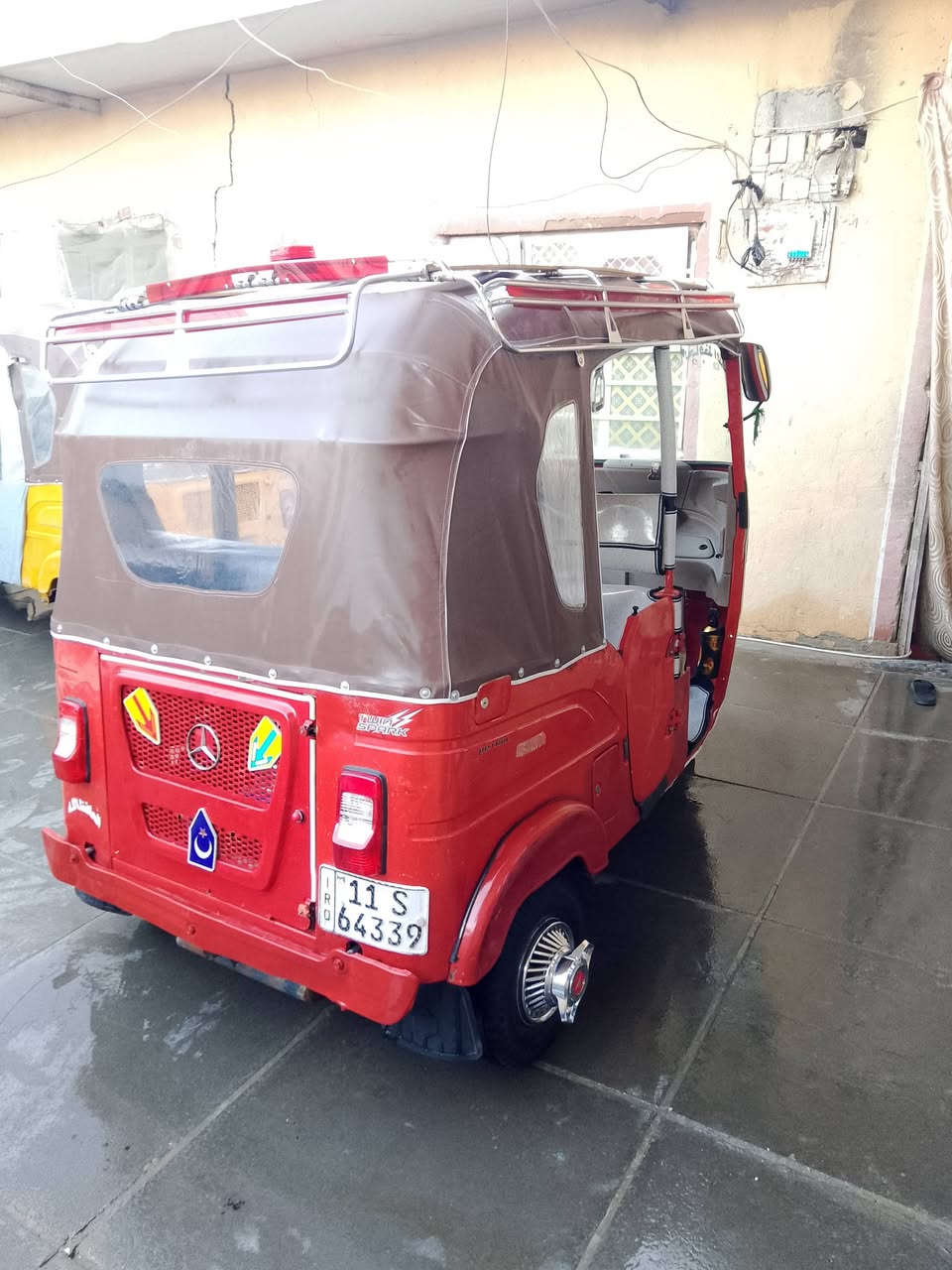 السلام عليكم تكتك موديل 22 شهر6 تكتك كامله مكمله سفريات دوشمه تايرات جدد جنبزه خير من الله كفاله من التنقيص ولتبخير تكتك مال جناي متخسر عليها ربع كهربأئيات كولها شغاله دبل اشاير صطاب يمنه يسره تكتك تخبل رقم وسنويه شرط تحويل مستعجل على بيعتها سعرها8 ونص وبيها مجال قليل  *********** مكاني الزعفرانية شارع معمل الغاز
