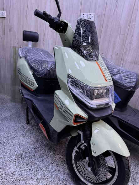 الدراجة الكهربائية T08⚡️🛵
من ماركة SOKA

-ملف نحاسي بقدرة 2000
-البطارية عدد 6 بقوة 32 امبير
-ويل 12 الكبير
-نظام مانع سرقة
- نظامP و نظام R رجوع للخلف
- سرعة توصل الى75 كيلو
- تتحمل الاوزان العالية 

ضمان سنة (بطارية-عقل-ملف)
متوفر جملة و مفرد 
***********
